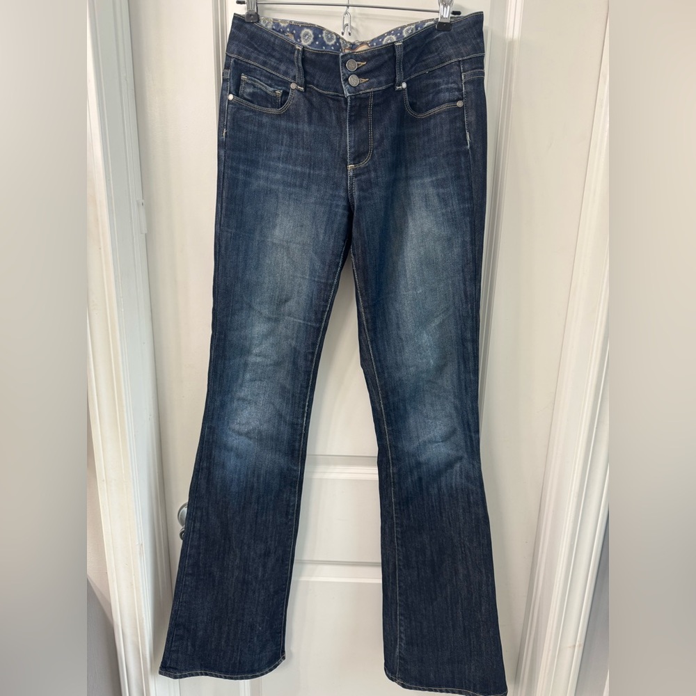Paige denim flared jean in size 28